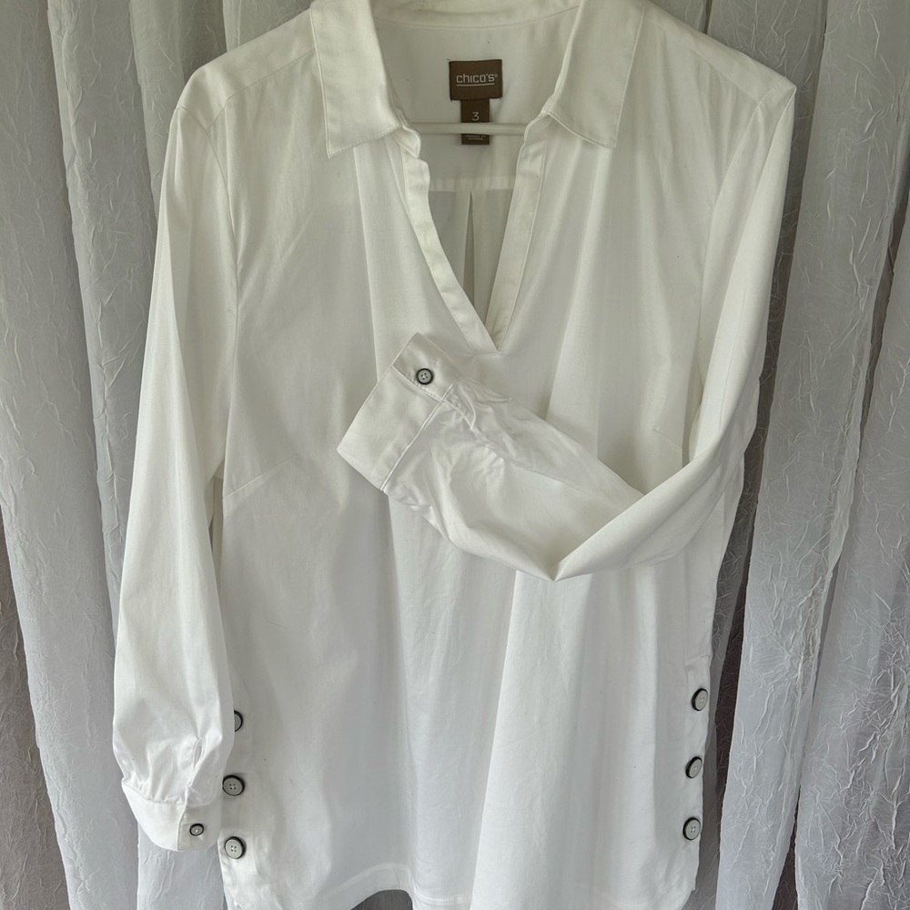 Pretty white Chico blouse/tunic Size 3